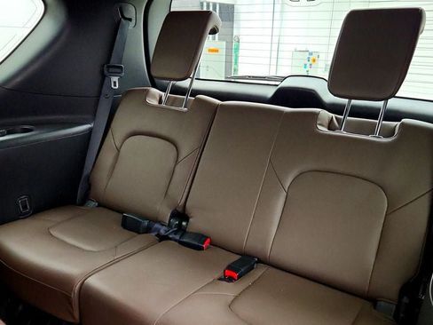 Used 2024 Nissan Armada Platinum w/ Captain's Chairs Package RWD image 21