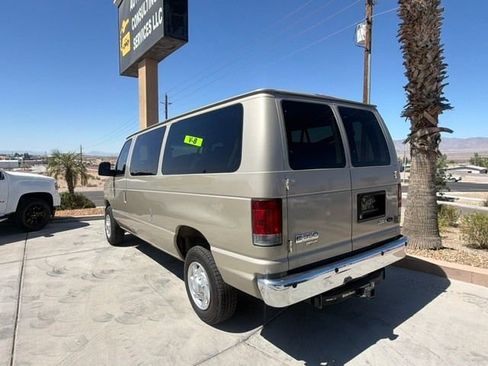 Used 2011 Ford E-350 and Econoline 350 XLT RWD image 2