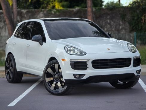 Used 2016 Porsche Cayenne AWD/4WD image 2