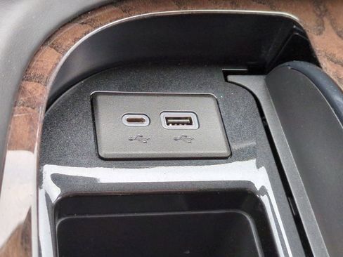 Used 2023 Cadillac Escalade ESV Sport Platinum image 22