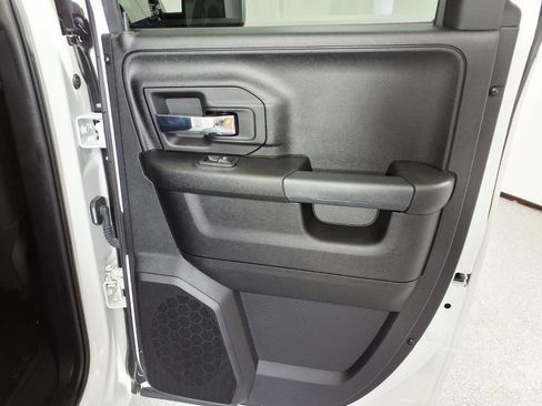 Used 2024 RAM 1500 Classic SLT AWD/4WD image 8