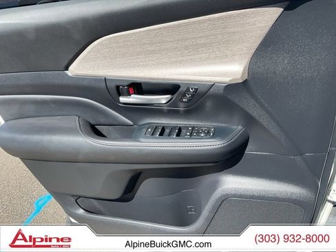 Used 2024 Toyota Grand Highlander FWD image 18