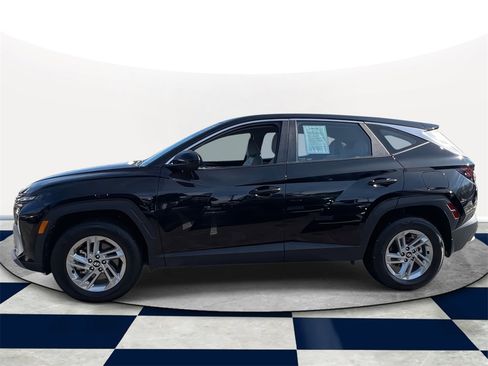 Certified 2025 Hyundai Tucson SE image 4