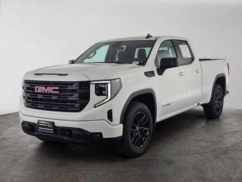 Used 2025 GMC Sierra 1500 Elevation w/ Preferred Package AWD/4WD image 7