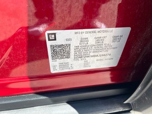 Used 2021 Chevrolet Traverse LT w/ LT Premium Package AWD/4WD image 16
