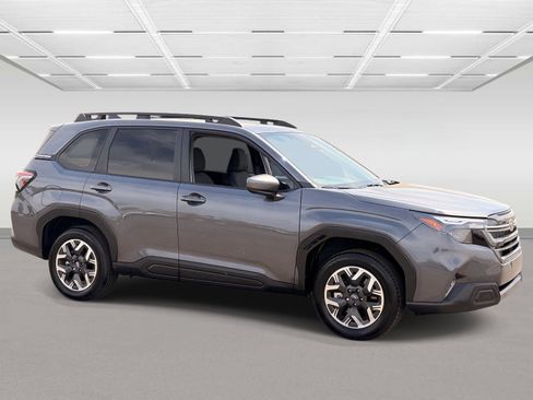 Used 2026 Subaru Forester Premium AWD/4WD image 7