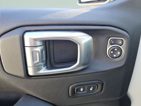 Used 2023 Jeep Wrangler Sahara w/ Cold Weather Group image 31