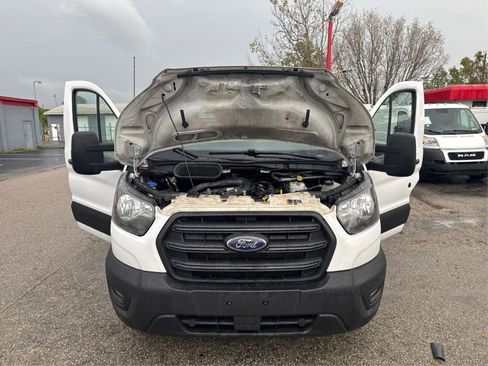 Used 2022 Ford Transit 250 Low Roof RWD image 10