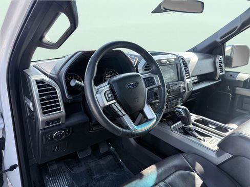 Used 2016 Ford F150 Platinum w/ Equipment Group 701A Luxury image 10