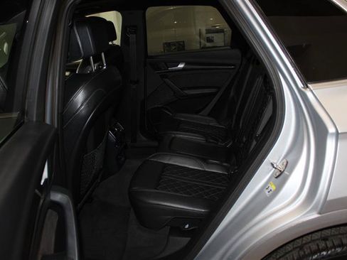 Used 2018 Audi SQ5 Premium Plus w/ Navigation Package AWD/4WD image 28