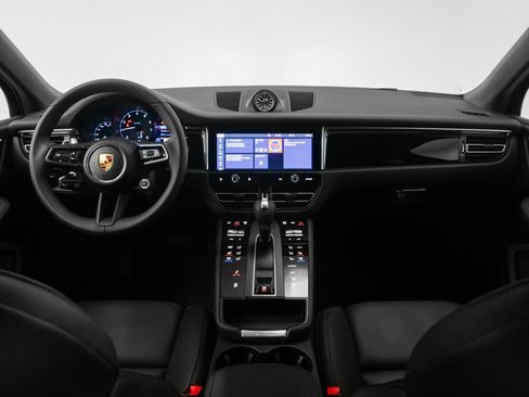Used 2025 Porsche Macan image 24