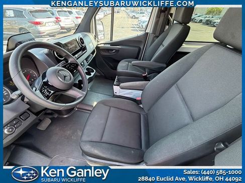 Used 2025 Mercedes-Benz Sprinter 2500 image 9