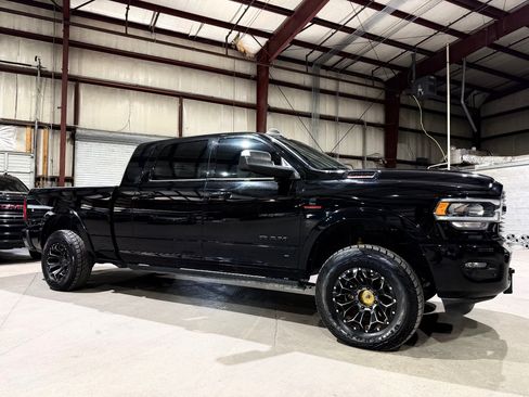 Used 2019 RAM 2500 Laramie AWD/4WD image 3