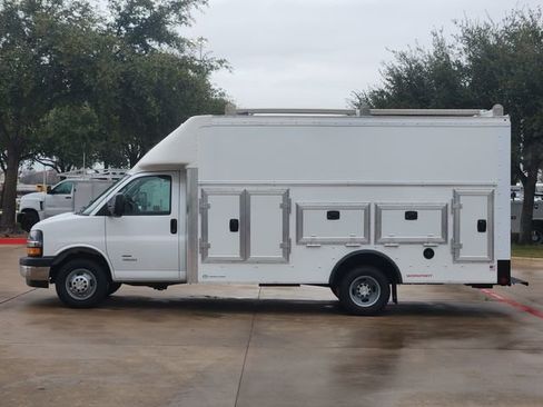 New 2025 Chevrolet Express 4500 w/ Power Convenience Package RWD image 11