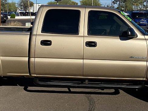 Used 2004 Chevrolet Silverado 2500 LT image 4