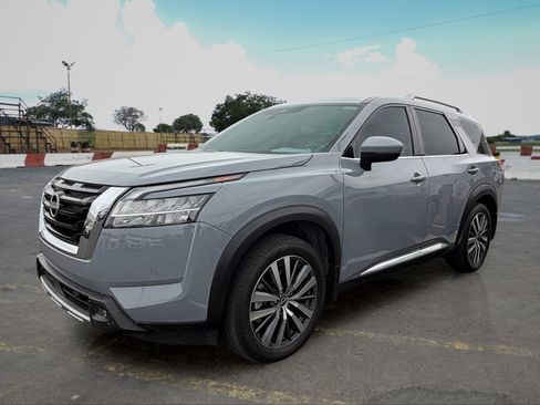 Used 2022 Nissan Pathfinder Platinum w/ Cargo Package FWD image 5