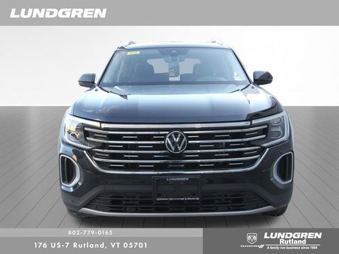 Certified 2025 Volkswagen Atlas SEL image 47