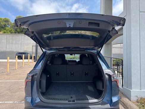 Used 2025 Chevrolet Equinox LT FWD image 32