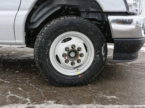 New 2026 Ford E-450 and Econoline 450 Super Duty w/ Interior Upgrade Package image 13