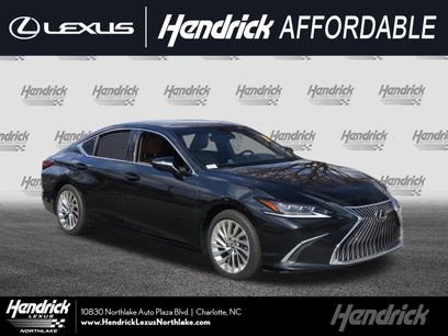 Used 2019 Lexus ES 350 Ultra Luxury w/ Accessory Package 2
