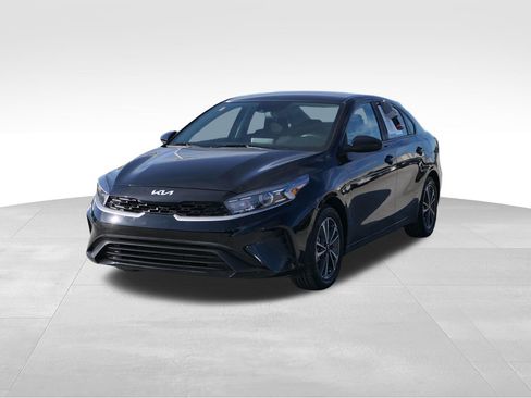 Used 2024 Kia Forte LXS image 7