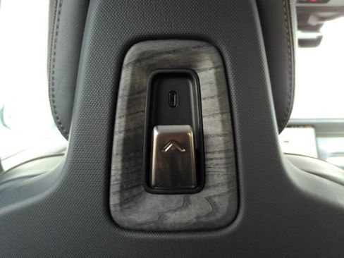 Used 2022 Rivian R1T Adventure AWD/4WD image 32