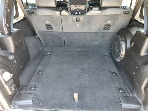 Used 2022 Jeep Wrangler Unlimited Rubicon w/ LED Lighting Group AWD/4WD image 14