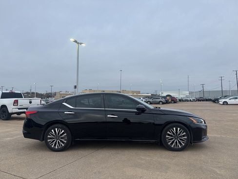 Certified 2023 Nissan Altima 2.5 SV w/ SV Premium Package image 31