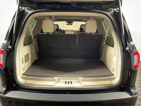 Used 2019 Lincoln Navigator L Reserve image 16