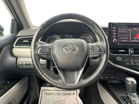 Used 2021 Toyota Camry SE w/ Convenience Package FWD image 13