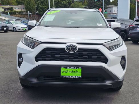 Used 2019 Toyota RAV4 XLE w/ Carpet Mat Package AWD/4WD image 2
