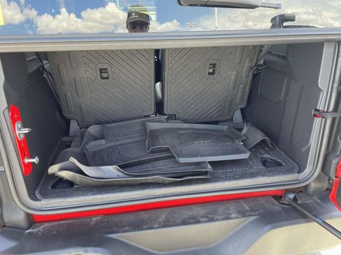 Used 2023 Ford Bronco Wildtrak image 9