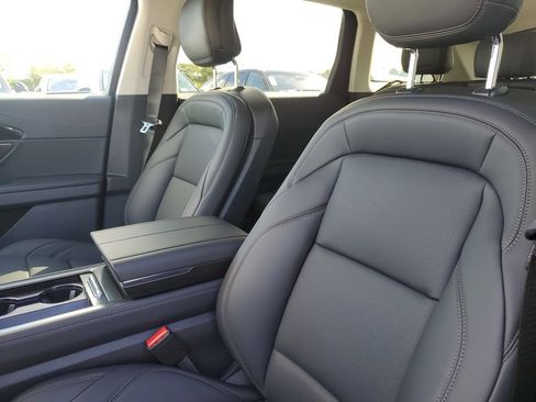 New 2026 Lincoln Nautilus Premier image 21