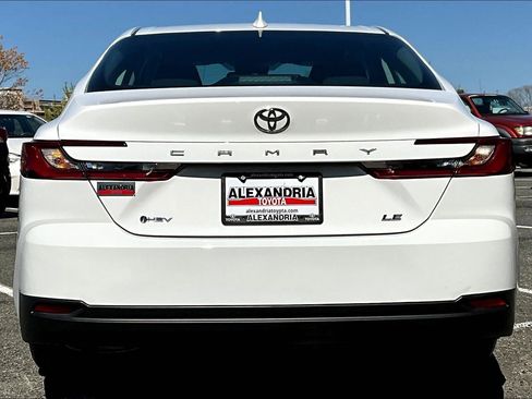 Used 2025 Toyota Camry LE image 4