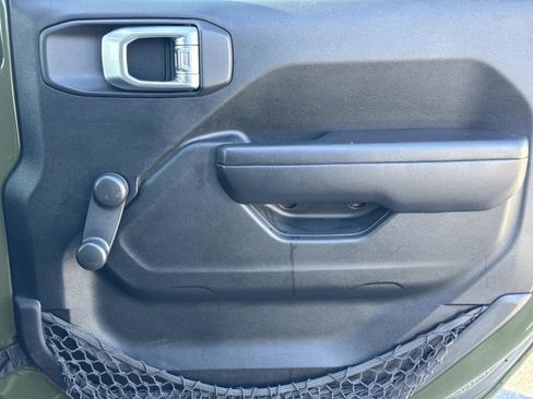 Used 2021 Jeep Wrangler Unlimited Sport image 17