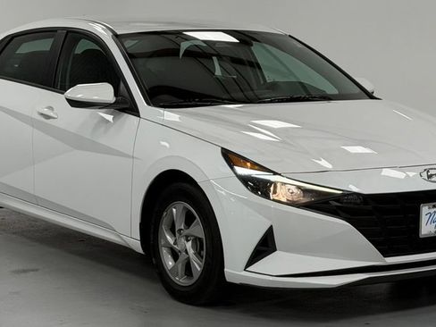 Certified 2023 Hyundai Elantra SE FWD image 6