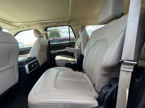 Used 2024 Ford Expedition Limited image 29