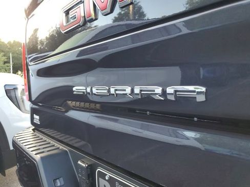 Used 2024 GMC Sierra 1500 AT4 w/ Technology Package AWD/4WD image 7