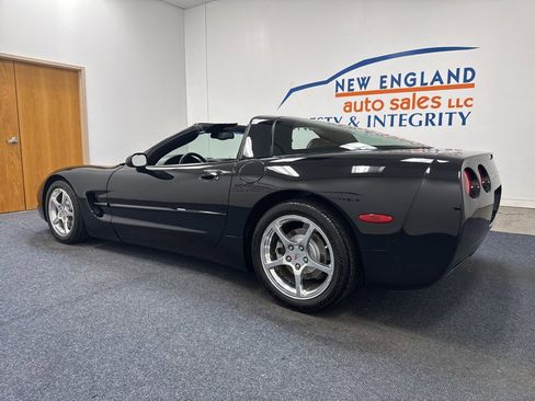Used 2003 Chevrolet Corvette Coupe w/ Preferred Equipment Group RWD image 10