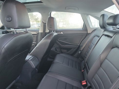 Certified 2021 Volkswagen Jetta SE image 7