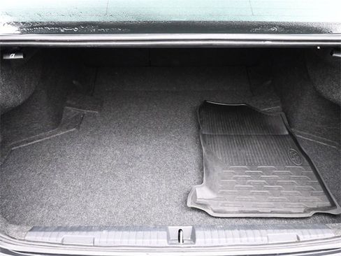 Used 2022 Subaru Legacy Limited image 6