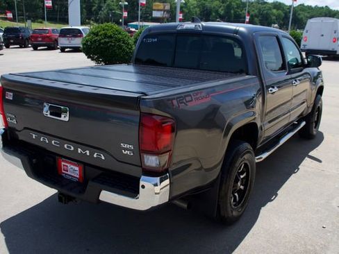 Used 2023 Toyota Tacoma SR AWD/4WD image 5