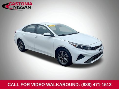 Used 2023 Kia Forte LXS image 1