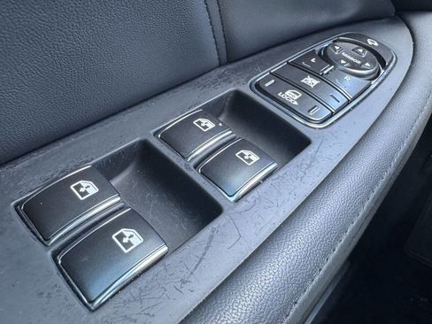 Used 2012 Hyundai Equus Signature image 17