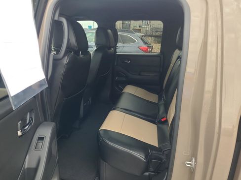 Used 2023 Nissan Frontier PRO-4X w/ Pro Convenience Package AWD/4WD image 12