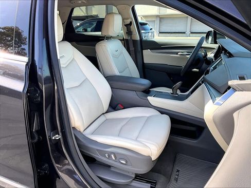 Used 2018 Cadillac XT5 Luxury w/ Driver Awareness Package AWD/4WD image 10