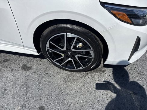 New 2025 Nissan Sentra SR FWD image 22