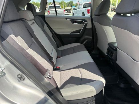 Used 2025 Toyota RAV4 XLE AWD/4WD image 8