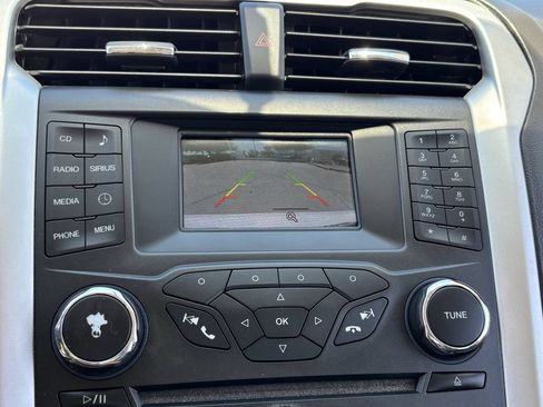 Used 2016 Ford Fusion SE FWD image 21