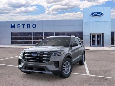 New 2026 Ford Explorer Active AWD/4WD image 3